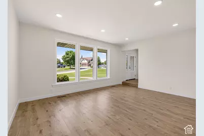 5423 W Pebble Ln, Highland, UT 84003 - Photo 6