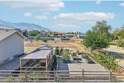 7901 N Cobblerock Rd E, Lake Point, UT 84074 - Photo 68