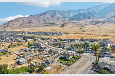 7901 N Cobblerock Rd E, Lake Point, UT 84074 - Photo 58