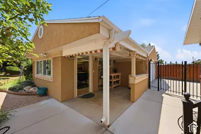 6259 S Boxwood Rd E, Holladay, UT 84121 - Photo 12