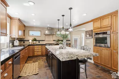 6259 S Boxwood Rd E, Holladay, UT 84121 - Photo 6