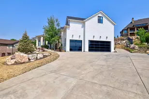 1154 Fawn Dr, Pleasant View, UT 84414 - Photo 2