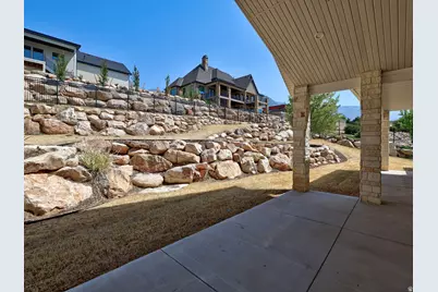 1154 Fawn Dr, Pleasant View, UT 84414 - Photo 4