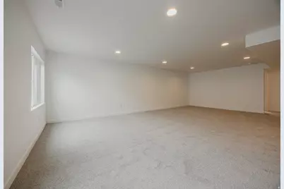5233 S Paramount Dr, Riverdale, UT 84405 - Photo 32