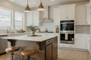 5233 S Paramount Dr, Riverdale, UT 84405 - Photo 6