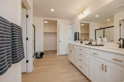 5233 S Paramount Dr, Riverdale, UT 84405 - Photo 16