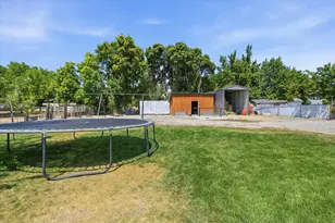 335 W Center St, Smithfield, UT 84335 - Photo 34