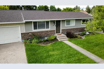 335 W Center St, Smithfield, UT 84335 - Photo 2