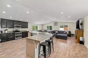 335 W Center St, Smithfield, UT 84335 - Photo 8