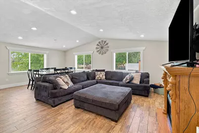 335 W Center St, Smithfield, UT 84335 - Photo 6