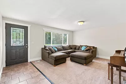 335 W Center St, Smithfield, UT 84335 - Photo 4