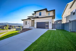 1722 W Oakridge Circle, Lehi, UT 84043 - Photo 2