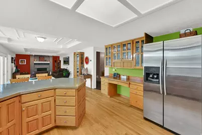 9035 S 1700 E, Sandy, UT 84093 - Photo 8