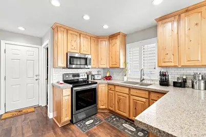 7043 S Sorrento Way, West Jordan, UT 84081 - Photo 10