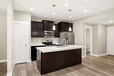 9289 S Castlebury Ct, Sandy, UT 84094 - Photo 4