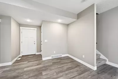 9289 S Castlebury Ct, Sandy, UT 84094 - Photo 10