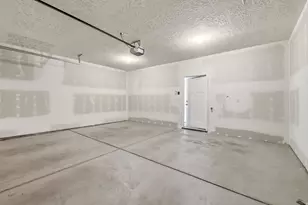 9289 S Castlebury Ct, Sandy, UT 84094 - Photo 28