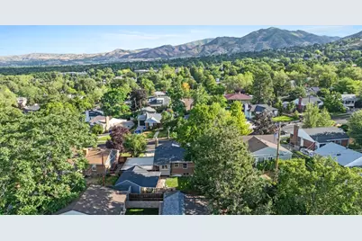 2490 E Commonwealth Ave S, Salt Lake City, UT 84109 - Photo 34