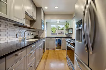 2490 E Commonwealth Ave S, Salt Lake City, UT 84109 - Photo 10