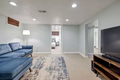 2490 E Commonwealth Ave S, Salt Lake City, UT 84109 - Photo 18