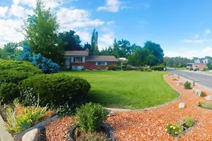 689 E Lavina Dr S, South Ogden, UT 84403 - Photo 2