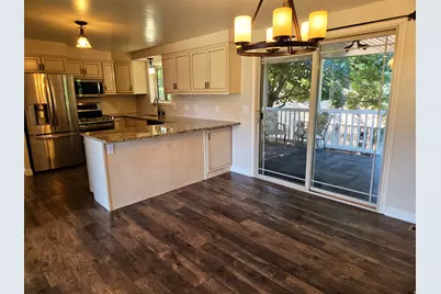 689 E Lavina Dr S, South Ogden, UT 84403 - Photo 6