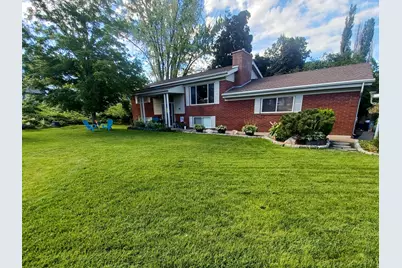 689 E Lavina Dr S, South Ogden, UT 84403 - Photo 1