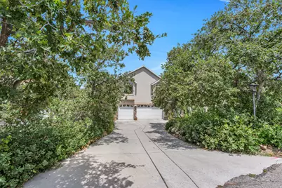 3467 E Magic View Drive, Cottonwood Heights, UT 84121 - Photo 2