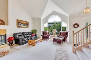 3467 E Magic View Dr, Cottonwood Heights, UT 84121 - Photo 8