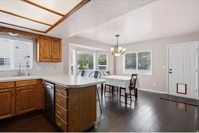 2847 W Lindi Way, Layton, UT 84041 - Photo 8