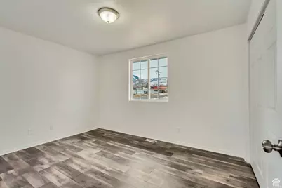 241 E Utah Ave, Tooele, UT 84074 - Photo 8