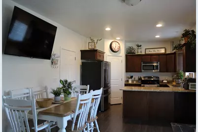3827 E Pawnee Rd, Eagle Mountain, UT 84005 - Photo 8