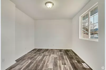 241 E Utah Ave, Tooele, UT 84074 - Photo 10