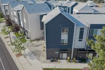 84 E Hamblin Ln, Clearfield, UT 84015 - Photo 4