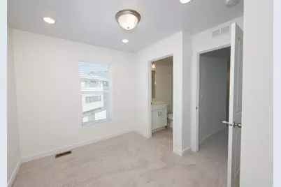84 E Hamblin Ln, Clearfield, UT 84015 - Photo 20
