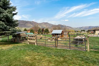 2444 N Sierra Dr, Eden, UT 84310 - Photo 30