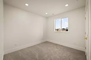 342 E Holdaway Ln N, Vineyard, UT 84059 - Photo 16