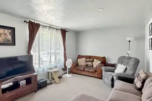 615 N Elm St, Orangeville, UT 84537 - Photo 2