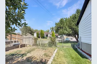 615 N Elm St, Orangeville, UT 84537 - Photo 34