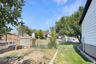 615 N Elm St, Orangeville, UT 84537 - Photo 34