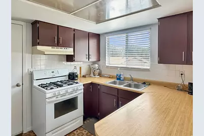 615 N Elm St, Orangeville, UT 84537 - Photo 8