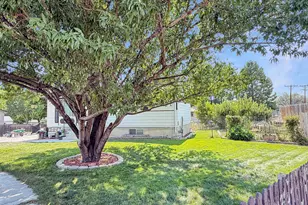 615 N Elm St, Orangeville, UT 84537 - Photo 30
