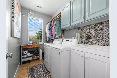 9203 S Brighton Dr, Sandy, UT 84070 - Photo 20