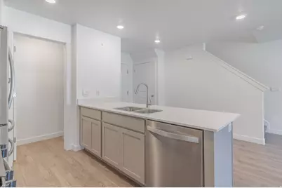 8711 W Addie Dr, Magna, UT 84044 - Photo 10