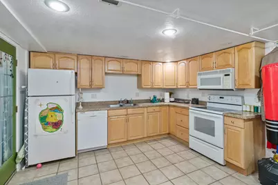 2713 S Highland Dr E, Salt Lake City, UT 84106 - Photo 16
