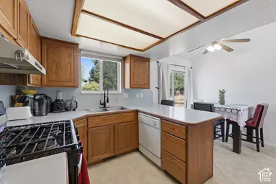3799 Foxglen Dr, Roy, UT 84067 - Photo 18