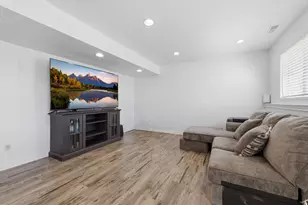 3799 Foxglen Dr, Roy, UT 84067 - Photo 26