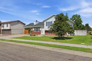 3799 Foxglen Dr, Roy, UT 84067 - Photo 2