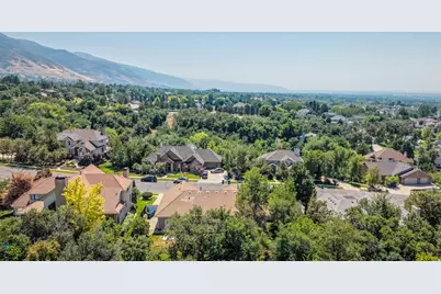 2137 E Summerwood Dr, Layton, UT 84040 - Photo 34