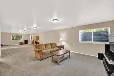 2137 E Summerwood Dr, Layton, UT 84040 - Photo 18